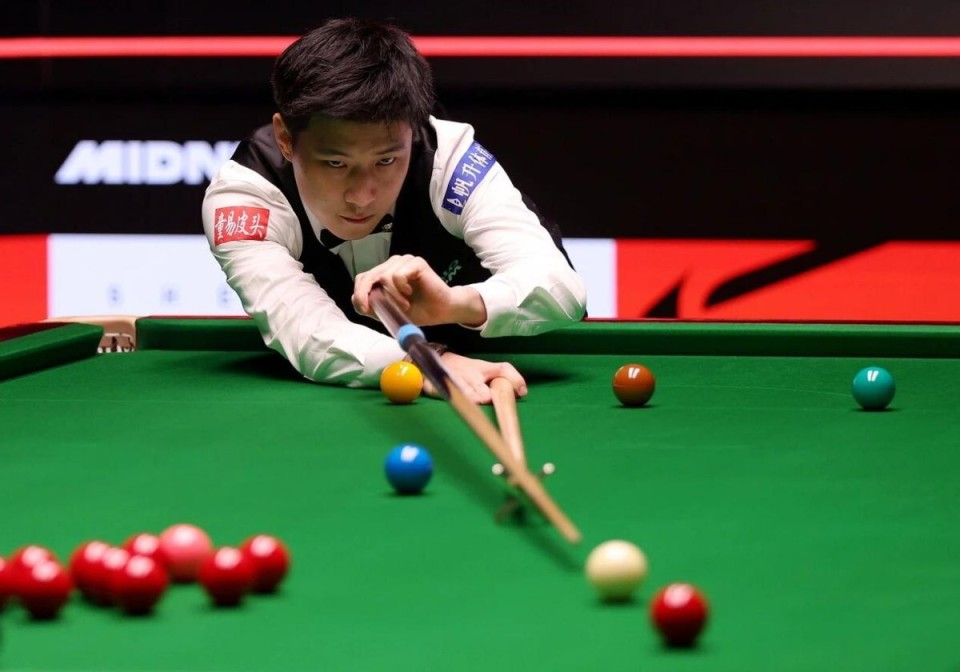 弧顶附近暴 弧顶附近暴